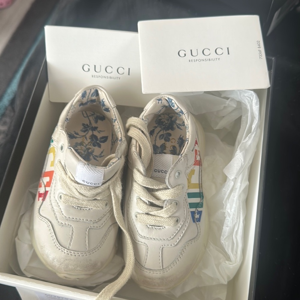 Gucci sneakers, beige, size 21